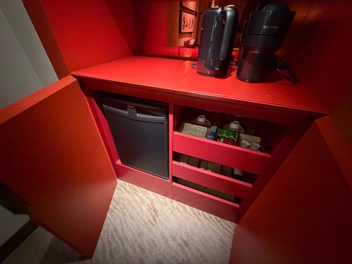 Grand Hyatt Tapei Suite Fridge