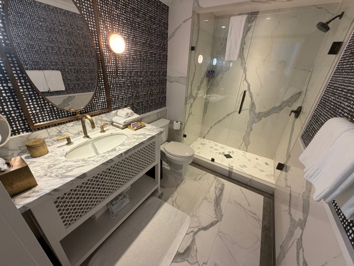 Hotel Californian Bathroom