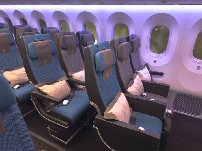 Singapore Airlines economy 787 10 rows