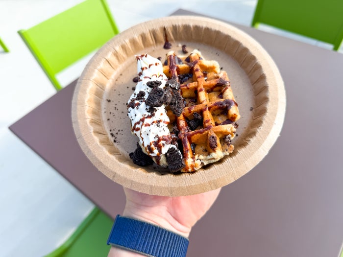 Univeral Kids Resort Donkeys Cooke Cream Waffle