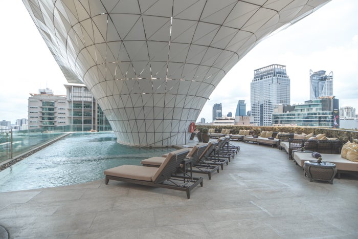 Waldorf Astoria Bangkok pool area