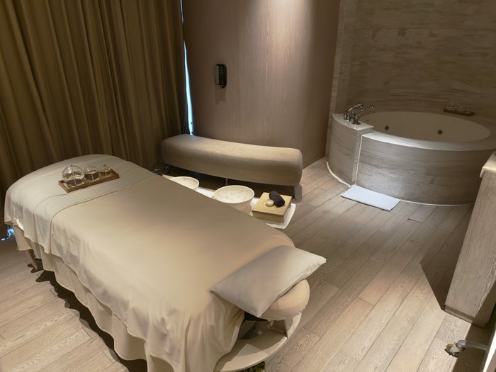 Waldorf Astoria Bangkok spa room
