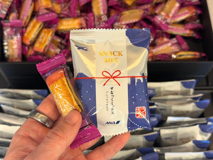 ANA Lounge snacks at Tokyo Haneda HND domestic terminal 2