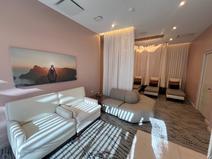 Aruba Marriott Resort spa waiting area