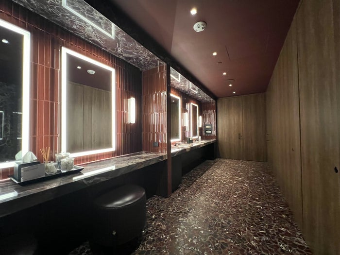 Chase Sapphire Lounge DFW Dallas bathrooms