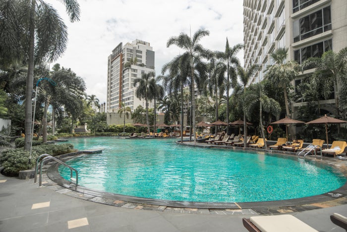 Conrad Bangkok pool wide