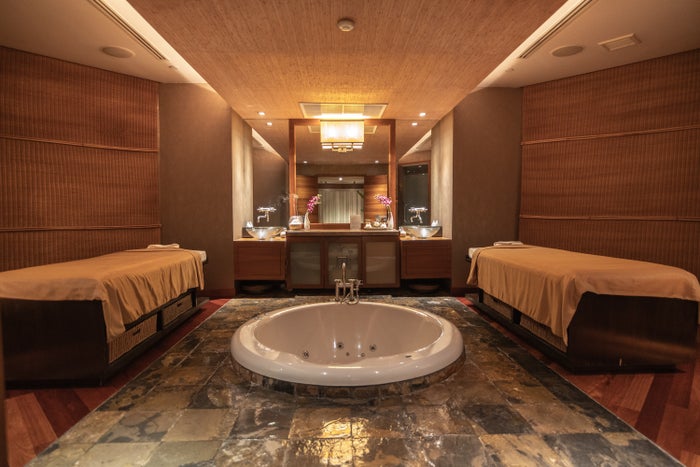 Conrad Bangkok spa room