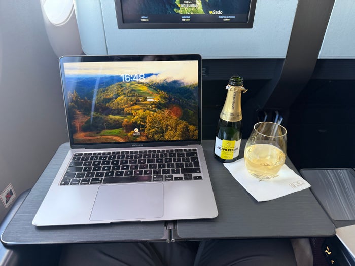 JAL domestic Airbus A359 first class Champagne