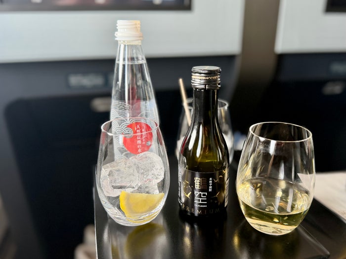 JAL domestic Airbus A359 first class drinks