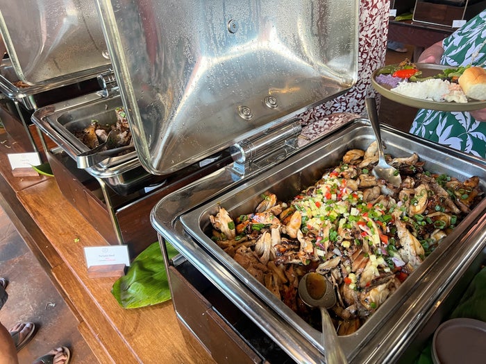 Sheraton Kauai Coconut Beach luau buffet