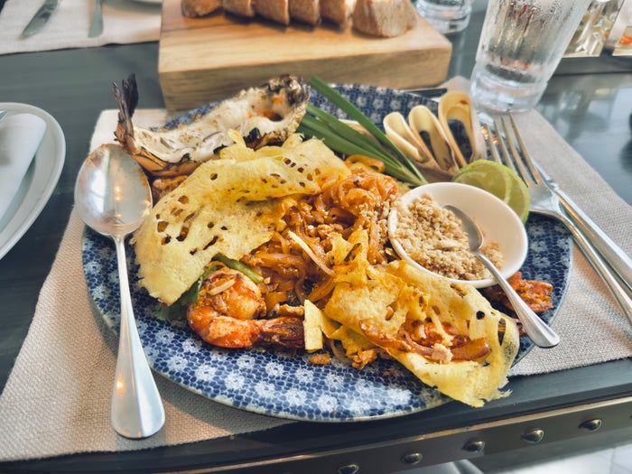 Waldorf Astoria Bangkok pad thai