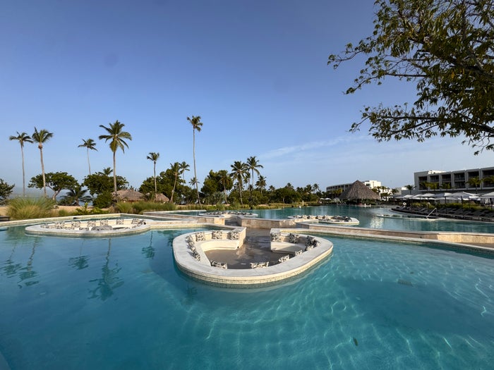 Zemi Miches Main pool design