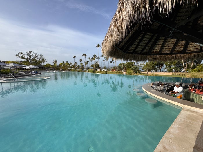 Zemi Miches main pool swim up bar