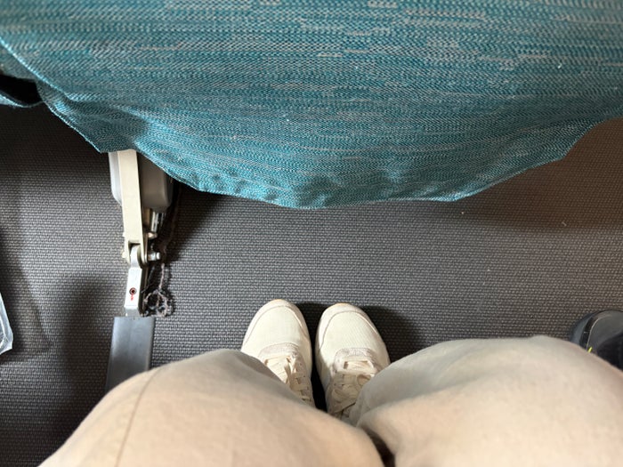 Cathay Pacific A350 legroom Cathay Pacific A350 legroom