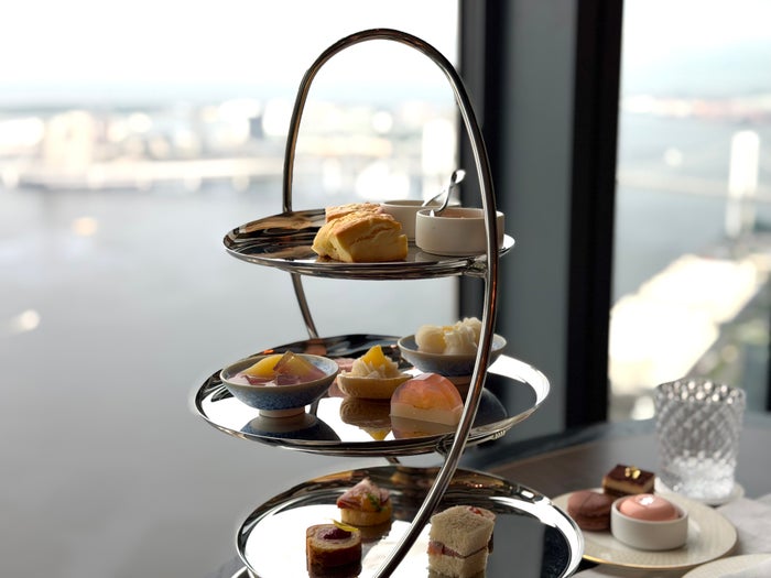 Fairmont Tokyo Gold Lounge afternoon tea