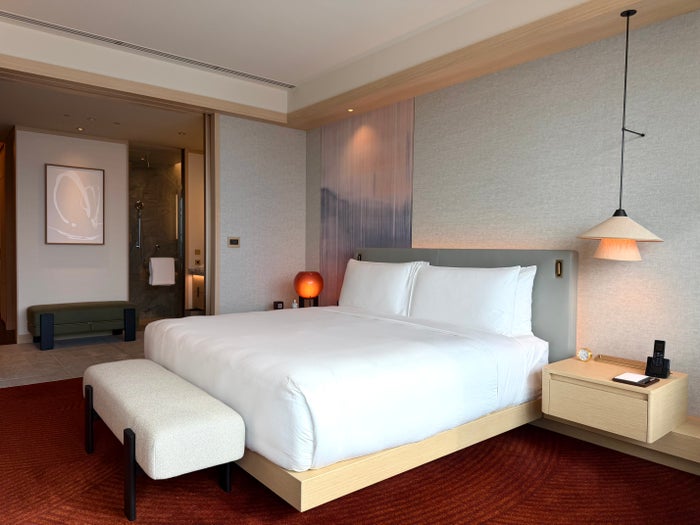 Fairmont Tokyo bedroom red carpet