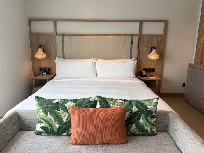 Holiday Inn Bophut Beach bed