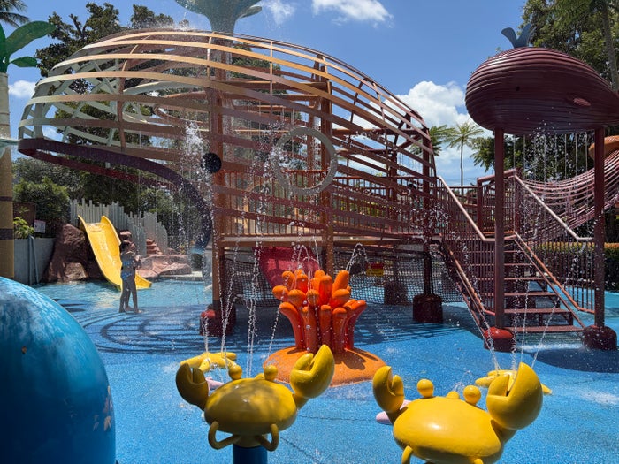 Holiday Inn Bophut Beach kids splash pool