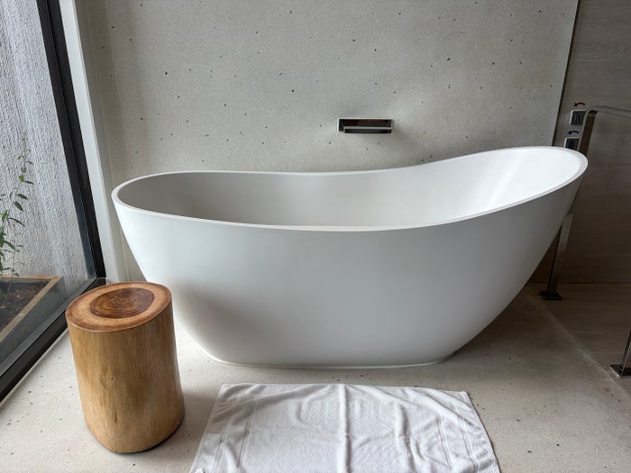 Hyatt Regency Koh Samui tub