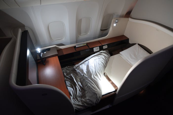 Japan Airlines 777 first full bed