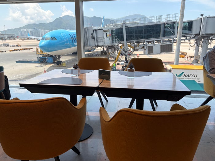 Kyra Lounge plane watching Kyra Lounge plane watching