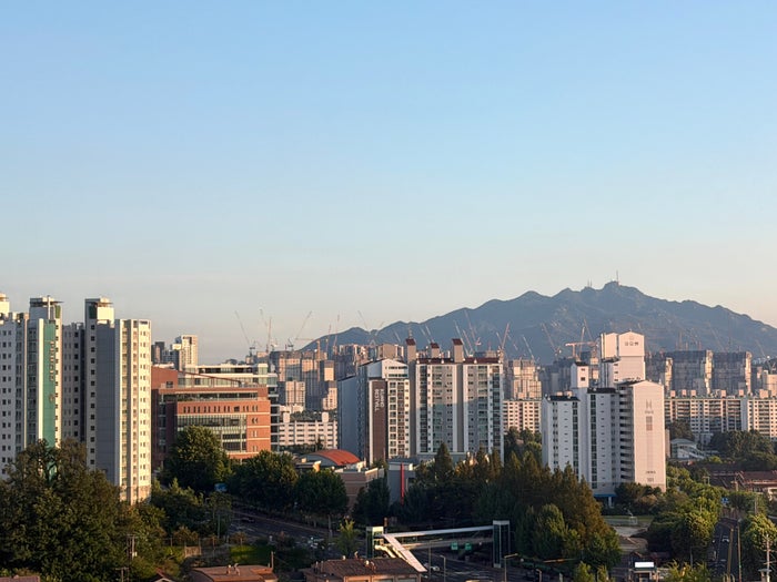Mondrian Seoul Itaewan room view at dusk