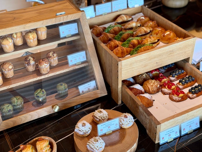 Ritz Carlton Fukuoka Gold Lounge breakfast pastries