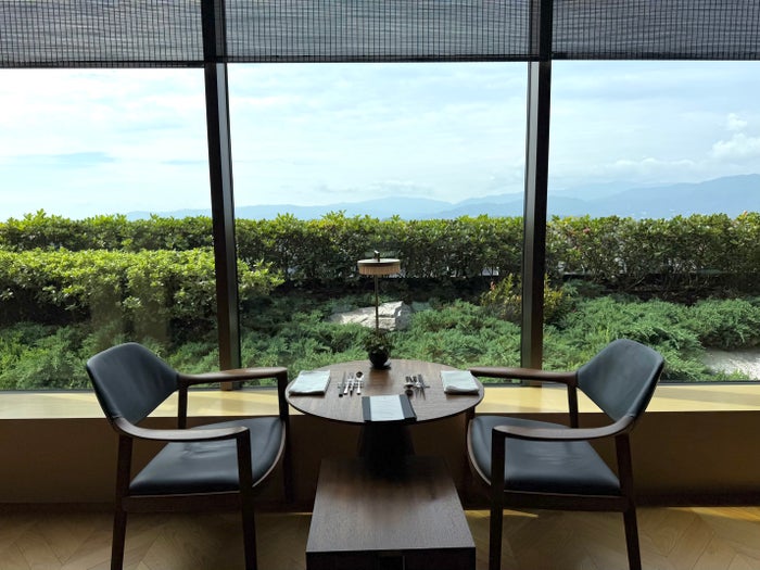 Ritz Carlton Fukuoka Gold Lounge seating