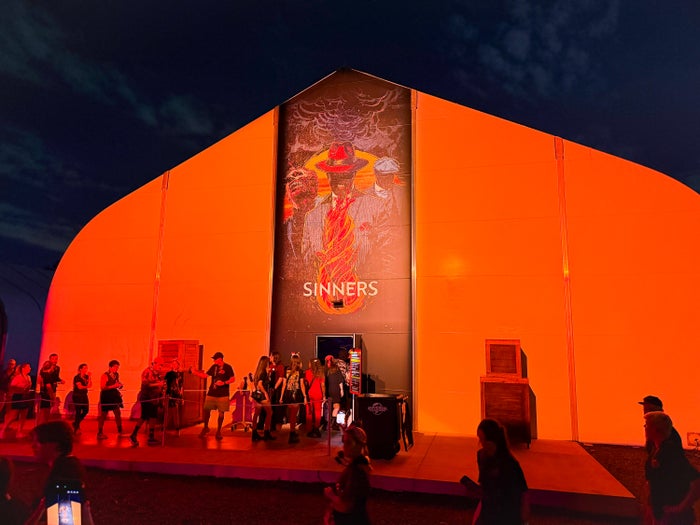 Sinners Haunted House Halloween Horror Nights Universal Orlando 2026 Image Credit Chris Hassan
