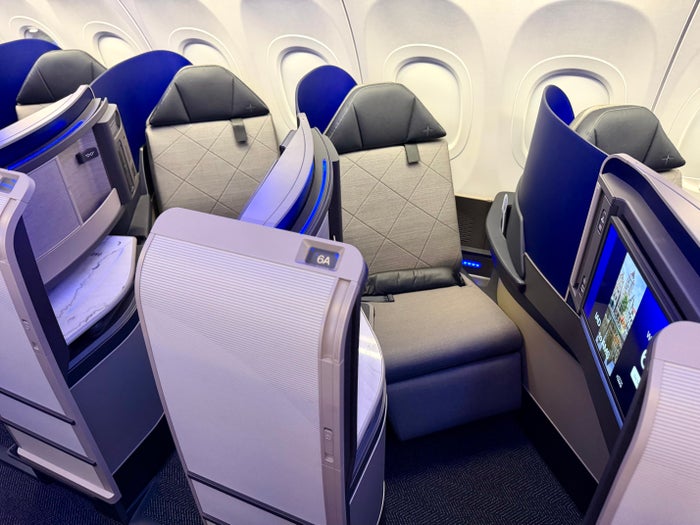 United Airbus A321XLR Polaris row 6 and 7