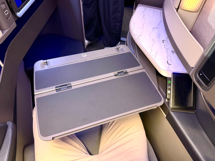 United Airbus A321XLR Polaris tray table extended