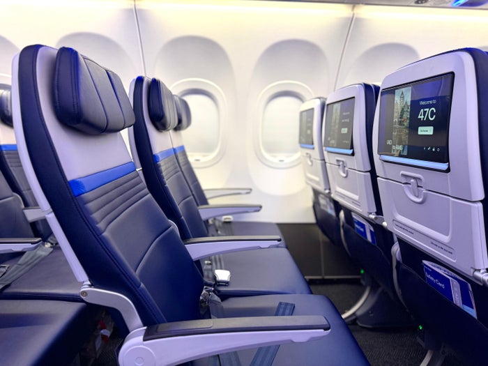 United Airbus A321XLR economy recline
