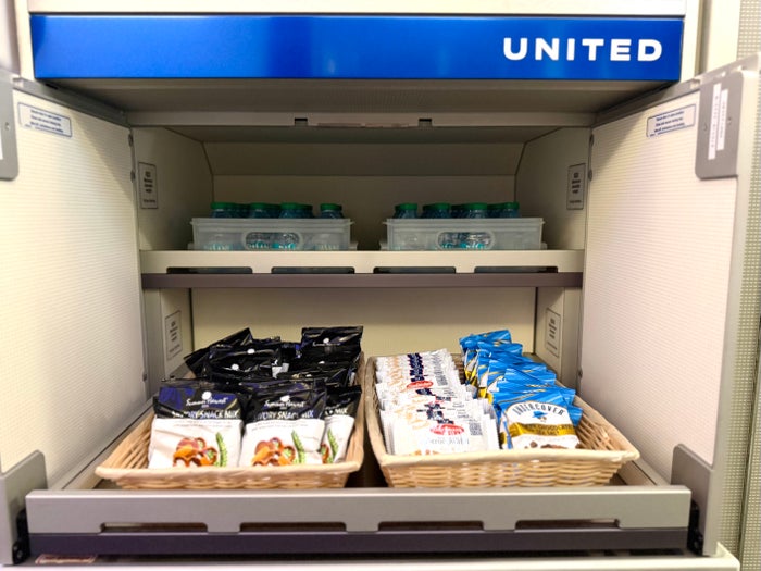 United Airbus A321XLR economy snack bar