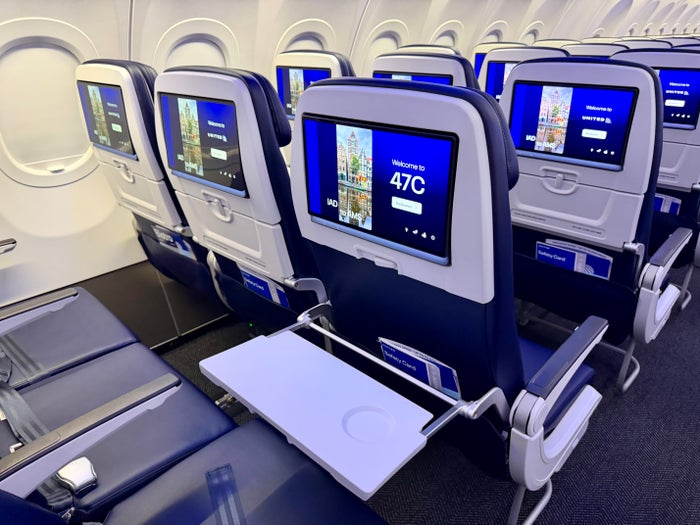 United Airbus A321XLR economy tray table