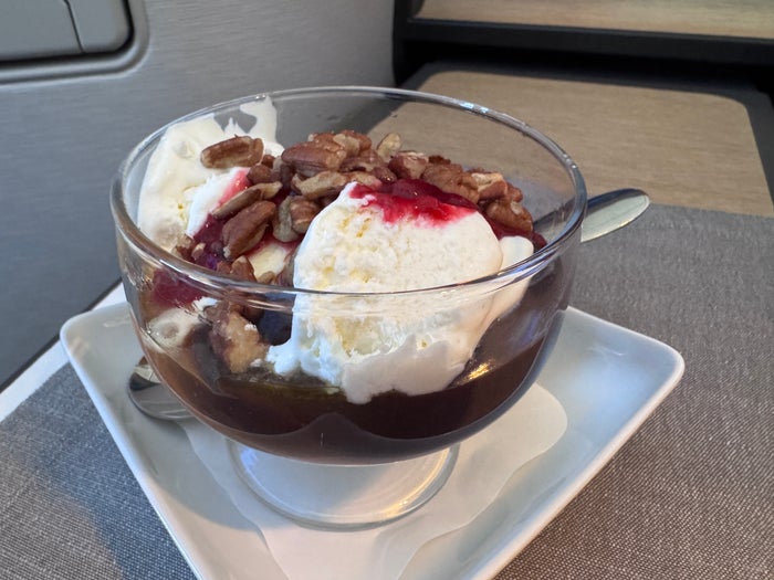 AA 777 300ER DFW JFK Flagship Suites sundae