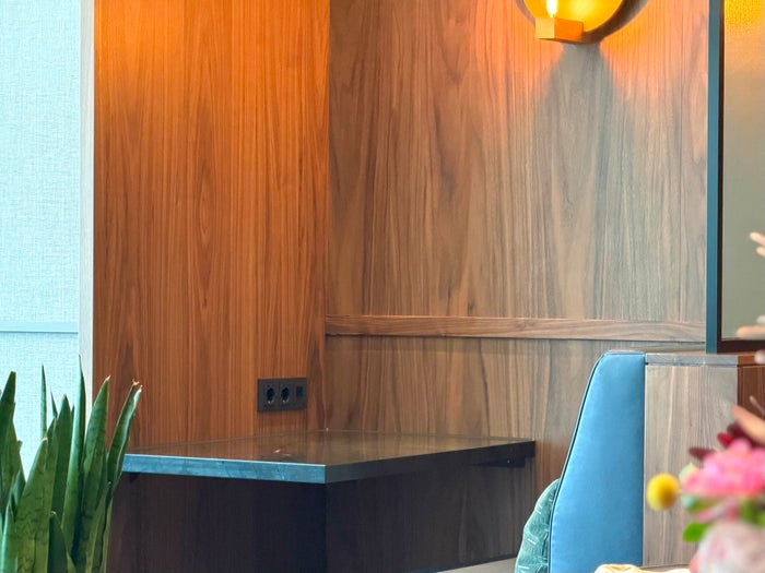 Amsterdam Amex Centurion Lounge work booth outlet