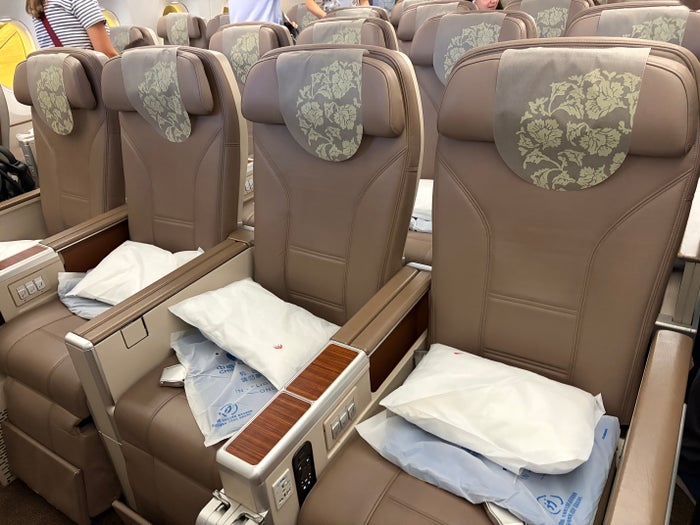 China Eastern A350 premium economy cabin China Eastern A350 premium economy cabin