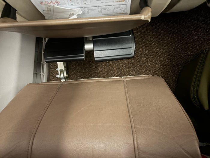 China Eastern premium economy double foot rest China Eastern premium economy double foot rest