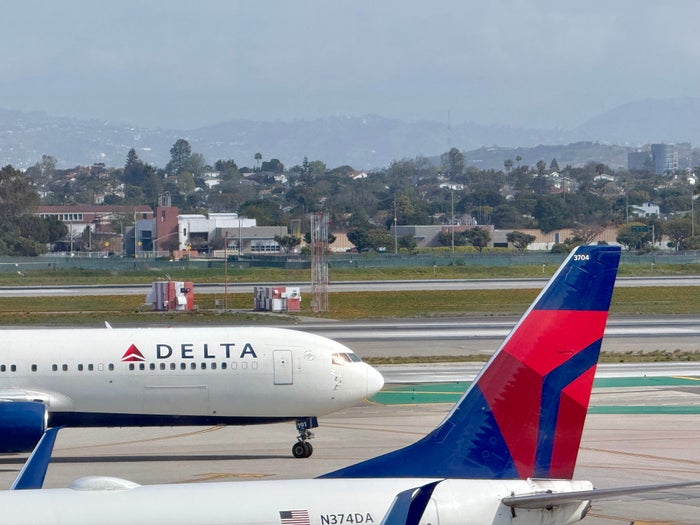 Delta jets at LAX