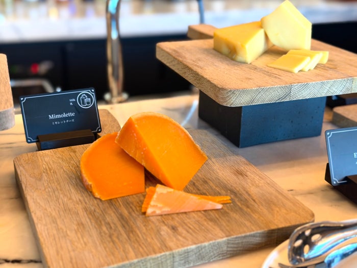 Fairmont Tokyo Gold Lounge breakfast cheese