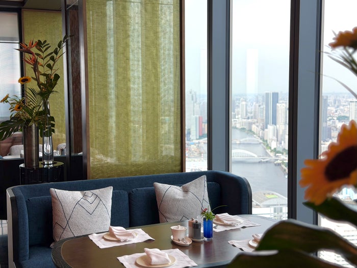 Fairmont Tokyo Gold Lounge dining views