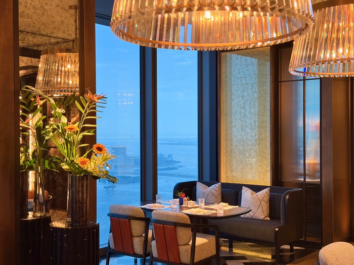 Fairmont Tokyo Gold Lounge evening