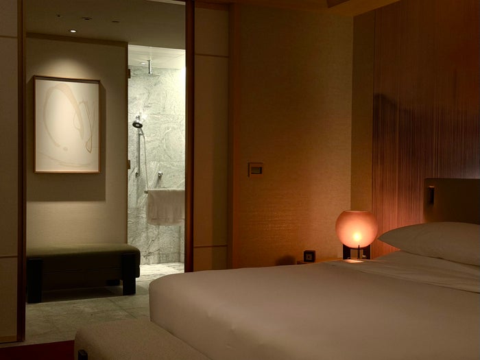 Fairmont Tokyo bedroom mood lighting