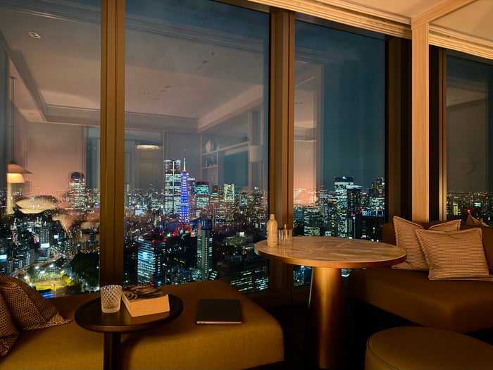 Fairmont Tokyo bedroom nighttime city view