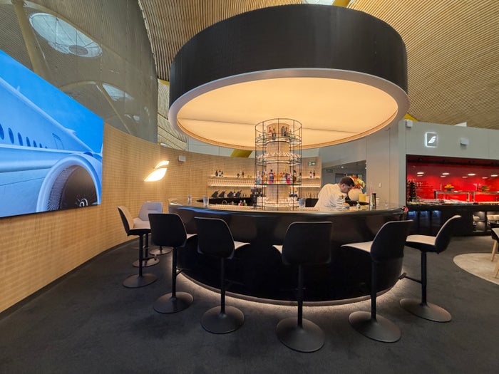 Iberia Emerald Lounge Sorolla bar zone