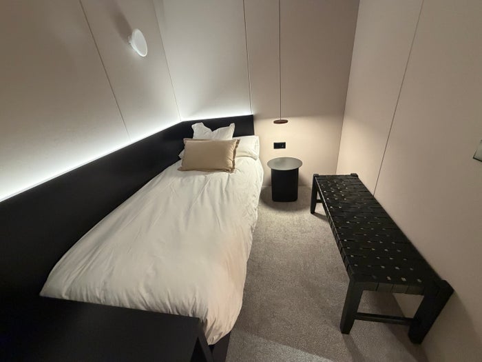 Iberia Emerald Lounge Sorolla nap room