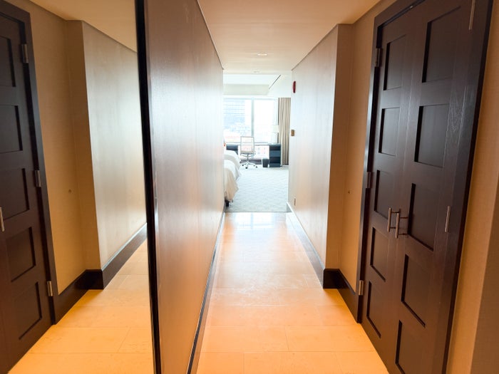 InterContinental Boston by IHG Room hall Image Credit Chris Hassan