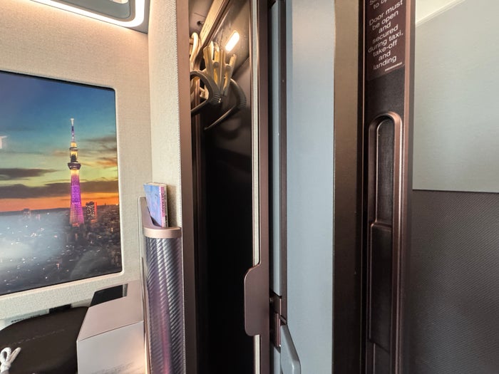 JL First Class Suite closet