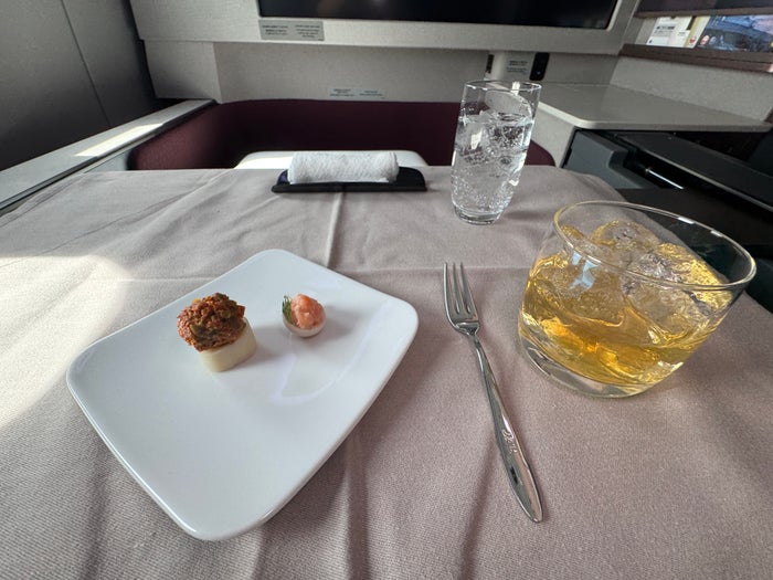 JL First Class Suite first course with whiskey JL First Class Suite first course with whiskey