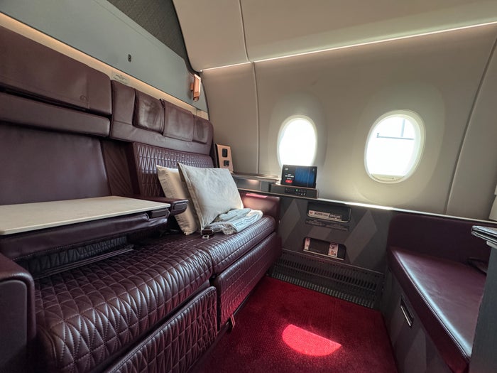JL First Class Suite seat and side seat JL First Class Suite seat and side seat